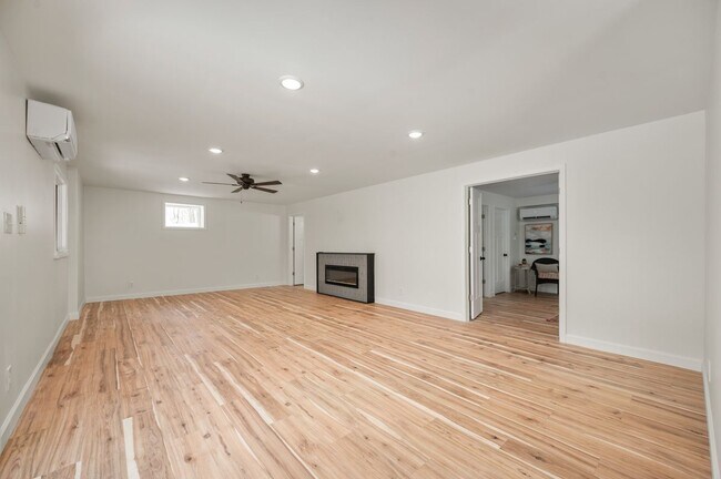 Foto del edificio - 3764 Glenwood Dr