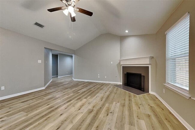 Building Photo - 22 Orchid Grove Pl