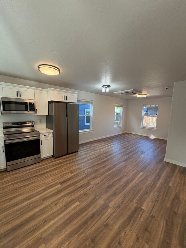 Building Photo - New Construction 3-bedroom, 2-bathroom Tow...