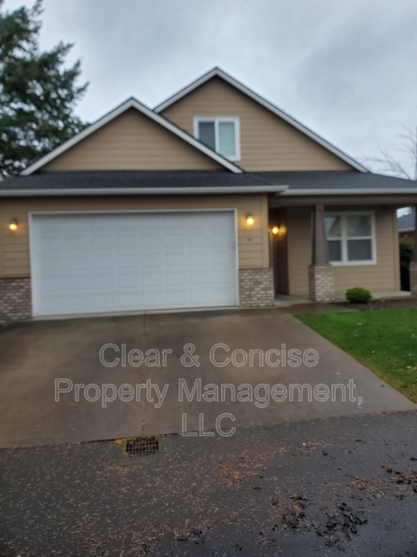 Foto principal - 920 Arcadia Dr