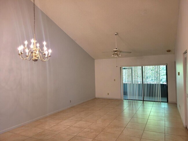 Building Photo - 266 Sunshine Blvd
