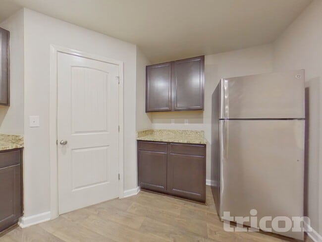 Building Photo - 3023 Chris Cir