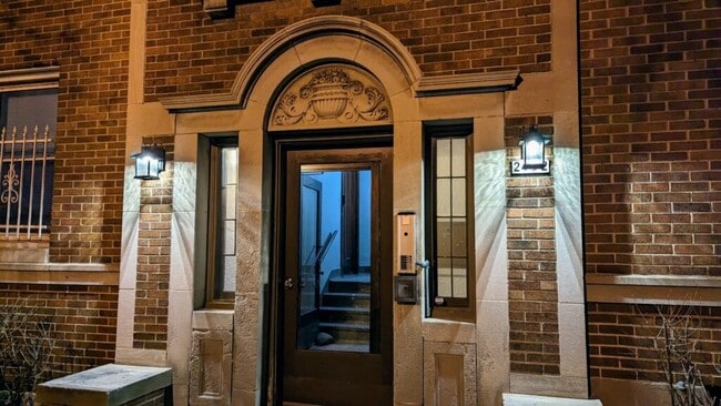 Foto del edificio - 2752 N Bartlett Ave