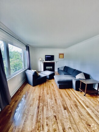 Building Photo - 154 Sanford Ave