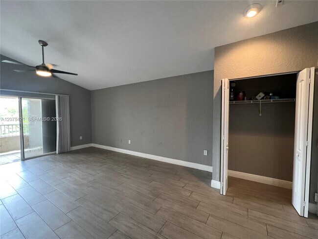 Building Photo - 2881 N Oakland Forest Dr
