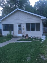 Building Photo - 302 Elles Ave