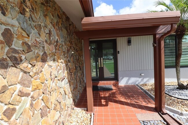 Building Photo - 10615 SW 129th Ct