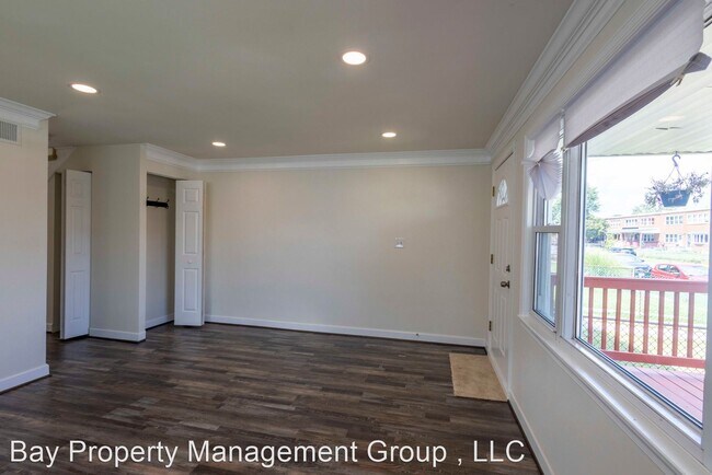 Foto del edificio - 3 br, 1 bath House - 8127 Del Haven Rd