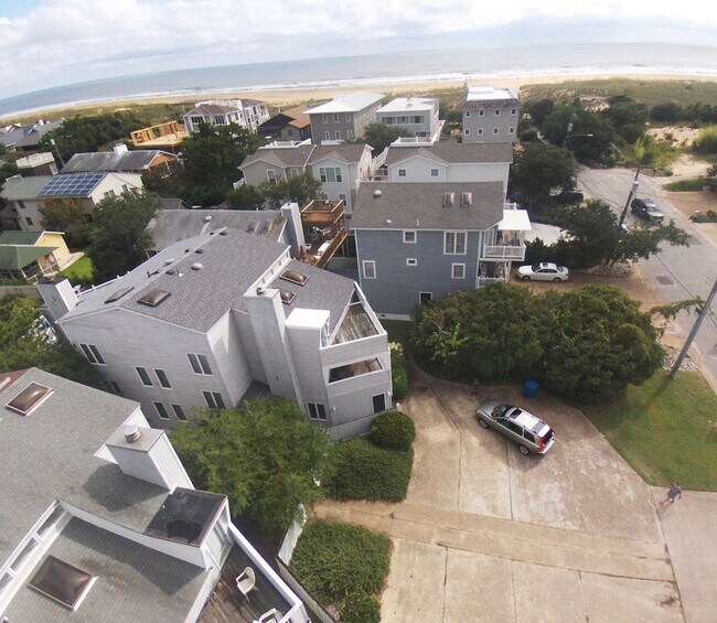 Building Photo - Beautiful  3-Story North End Seasonal Rent...
