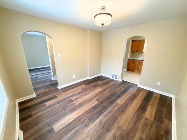 Foto del edificio - VIDEO WALK THROUGH Two Bedroom Home in an Excellent Neighborhood