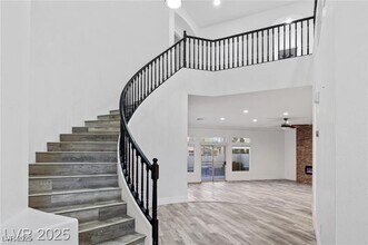 Building Photo - 4630 Laguna Vista St