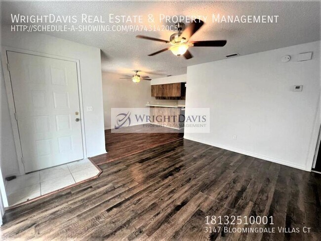 Foto del edificio - 3147 Bloomingdale Villas Ct