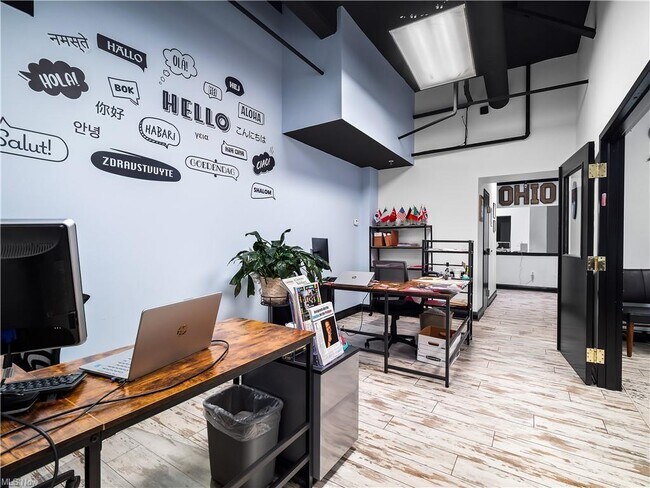 Foto del edificio - 408 W Saint Clair Ave