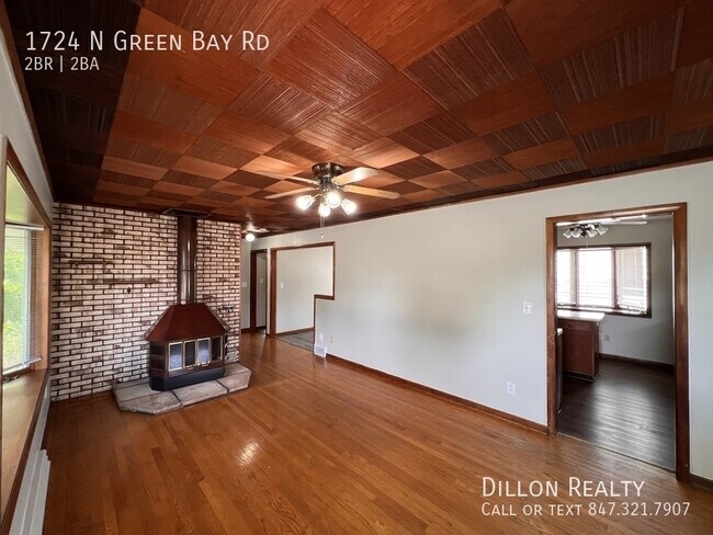 Foto del edificio - 1724 N Green Bay Rd