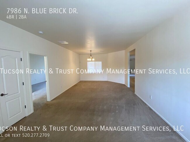 Foto del edificio - 7986 N Blue Brick Dr