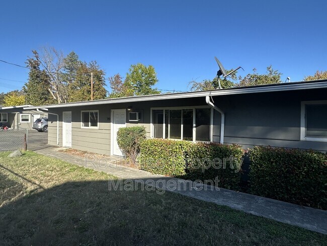 Foto del edificio - 719 SW Bridge St