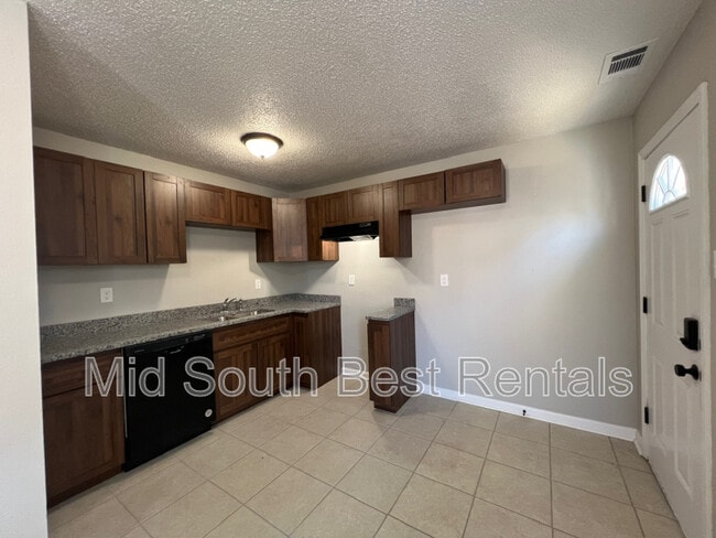 Building Photo - 4342 Falcon Dr