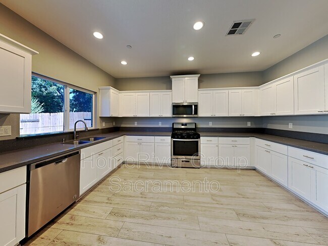 Foto del edificio - 5113 Nali Ct