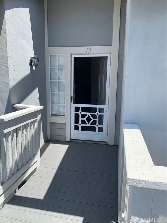 Building Photo - 13 Campton Pl