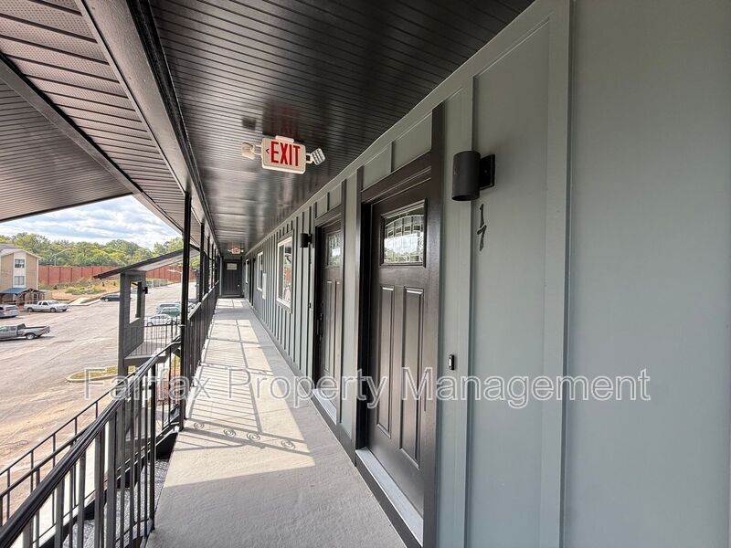 Photo - 1309 Hudson Ave E Building