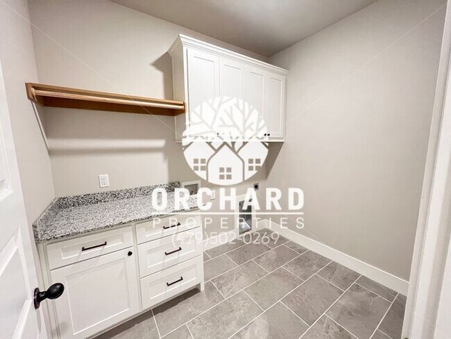 Building Photo - Single-Family Home- Beautiful 4 Bedroom Alderwood Plan