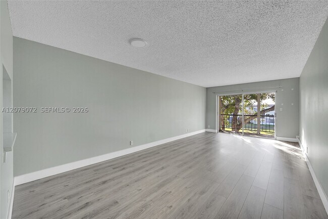 Foto del edificio - 1801 NW 75th Ave