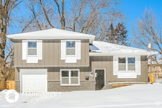 Building Photo - 9306 Fairwood Dr