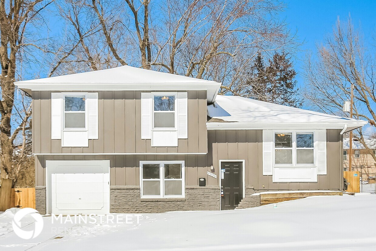 Foto principal - 9306 Fairwood Dr