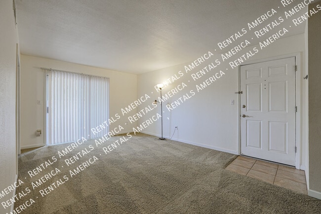 Building Photo - 5877 N Granite Reef Rd