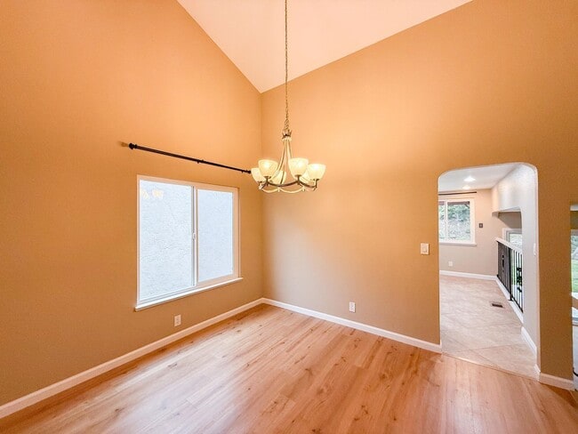 Foto del edificio - Well Maintained Twin Creeks Home in San Ramon