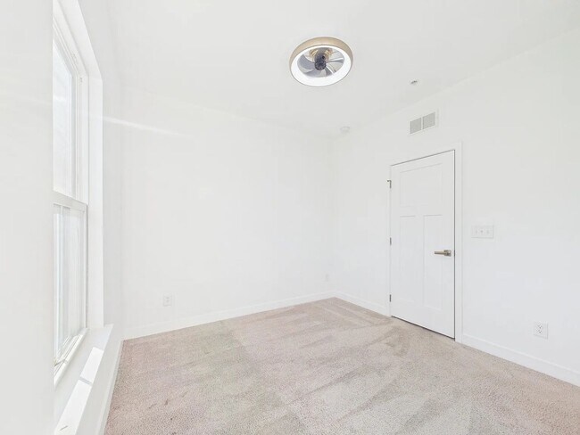 Foto del edificio - Charming 3BR Townhome in Charlotte