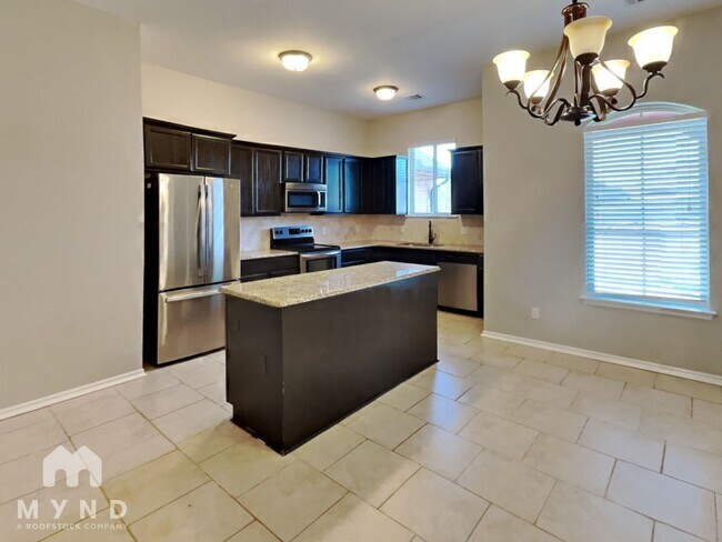 Foto del edificio - 3333 Wood Valley Rd