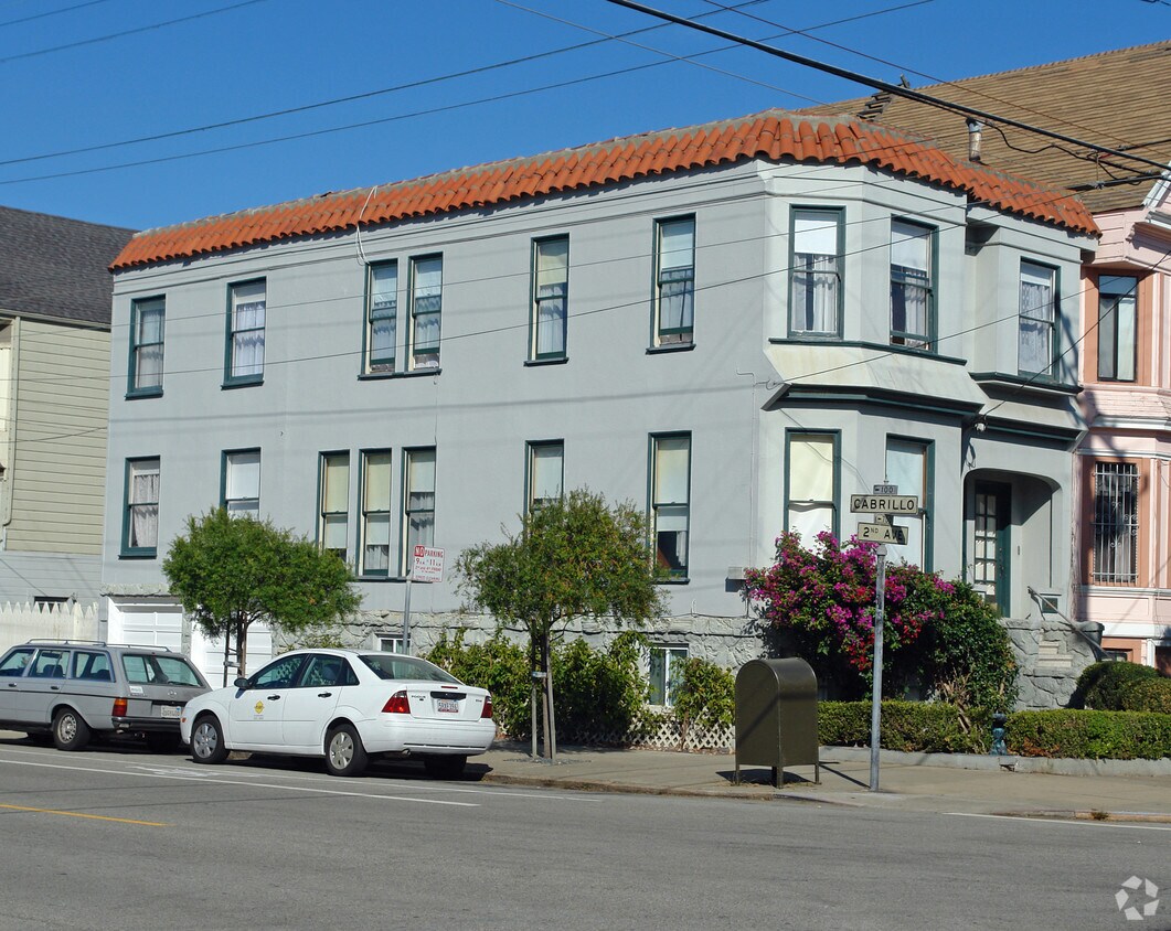 Building Photo - 693-695 2nd Ave