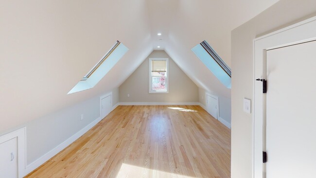 Building Photo - 93 Williston Rd