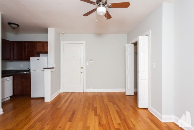 Building Photo - 837 W Wolfram St