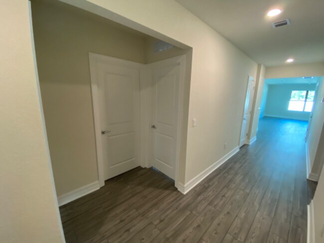 Foto del edificio - 2931 Hibiscus Ave