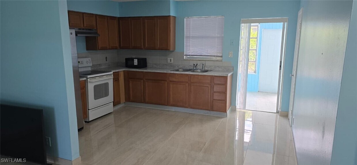 Foto principal - 4520 Fluvia Ave