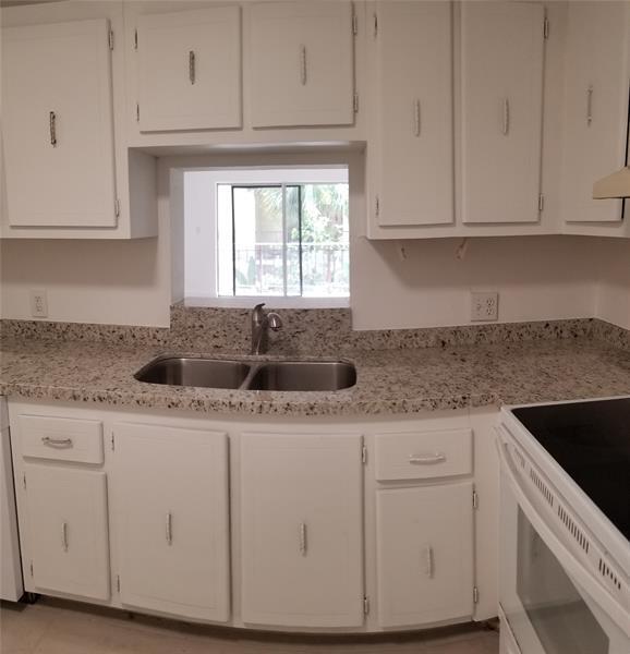 Foto del edificio - 11905 NE 2nd Ave