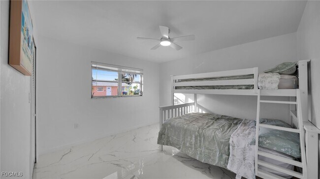 Foto del edificio - 2758 Bruce St