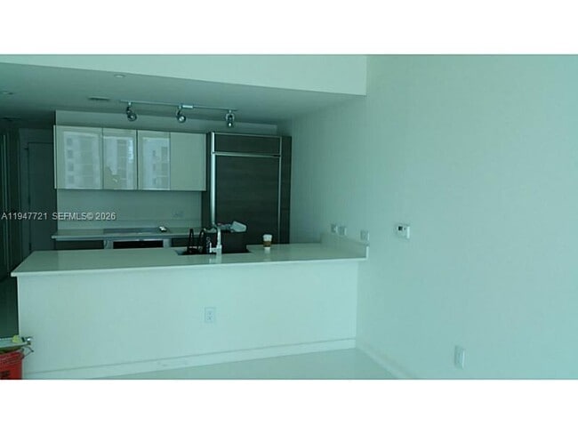 Building Photo - 1100 S Miami Ave