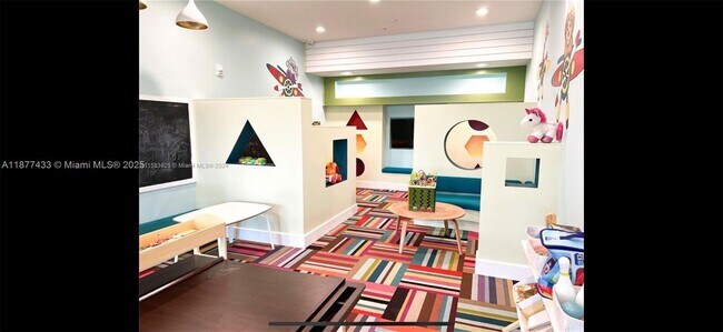 Foto del edificio - 4640 NW 84th Ave