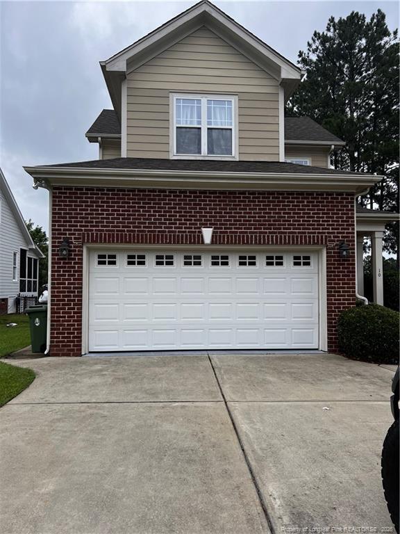 Building Photo - 10 Cottswold Ln