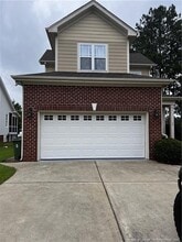 Building Photo - 10 Cottswold Ln