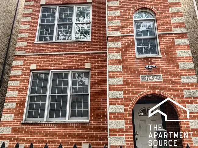 Foto del edificio - 842 N Wood St