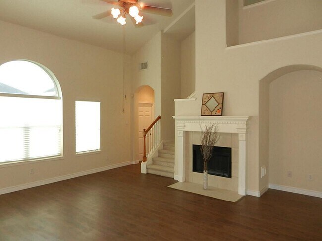 Building Photo - 19327 Linden Meadow Ln