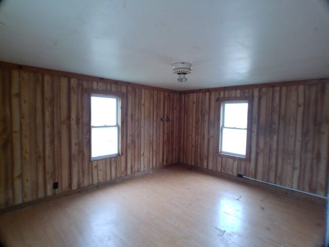 Building Photo - 1035 E Main St