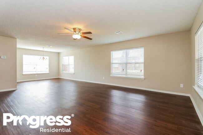 Foto del edificio - 3156 Pine Valley Dr