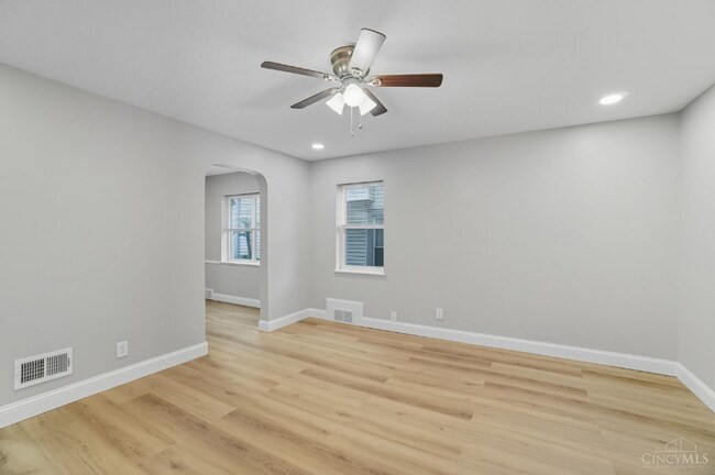 Foto del edificio - 5716 Hamilton Ave