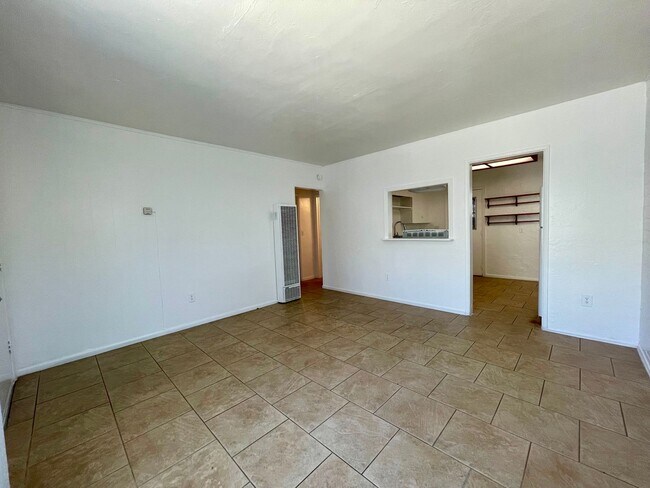 Foto del edificio - 325 Roanoke Rd