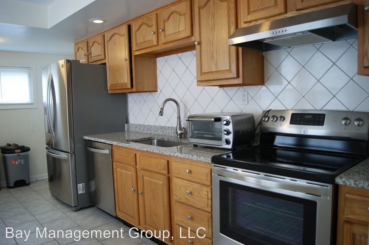 Primary Photo - 3 br, 1 bath House - 8941 Millers Island Blvd